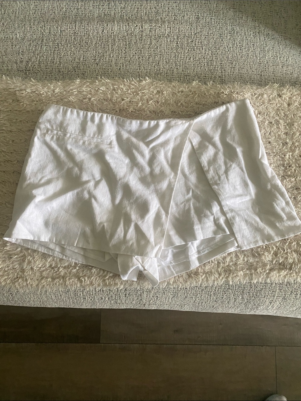 Abercrombie & Fitch White Women's Wrap Front Shorts - Size Large